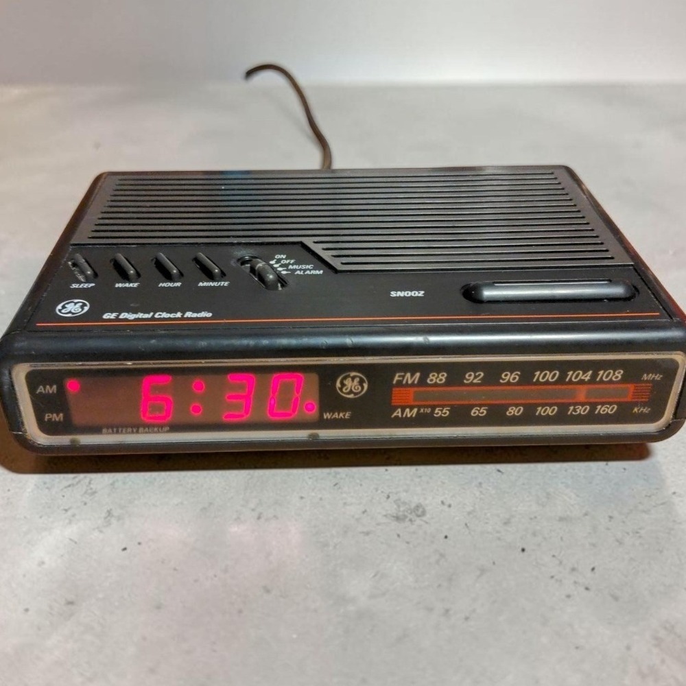 VTG 80s GE Digital Clock Radio 7-4612BKB Black AM/FM Alarm Tested Works Retro